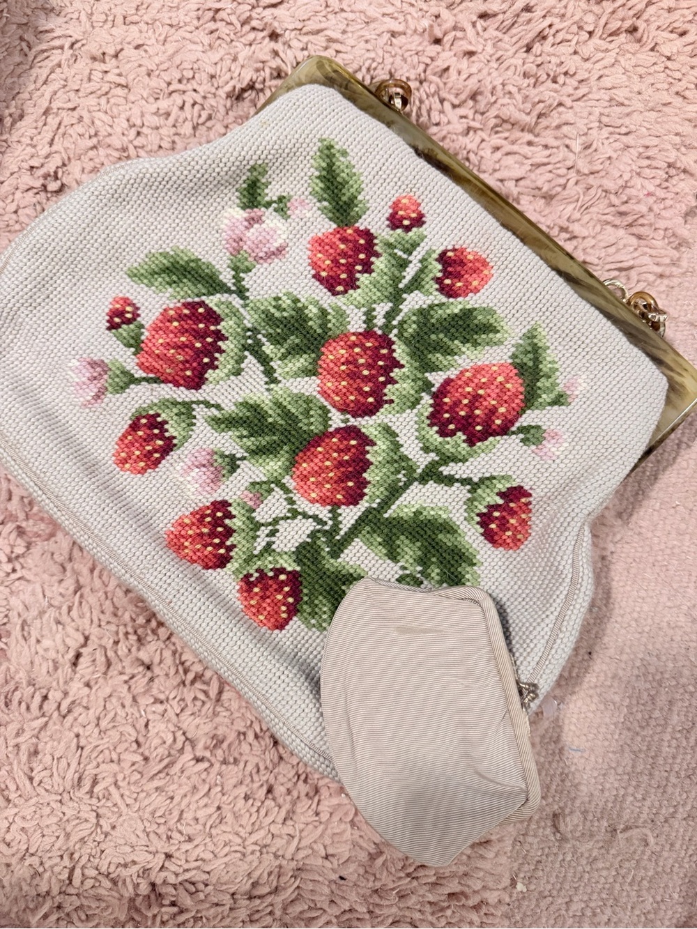 Vintage Strawberry Floral Needlepoint Top-Handle Bag - Ivory - Picture 4 of 6